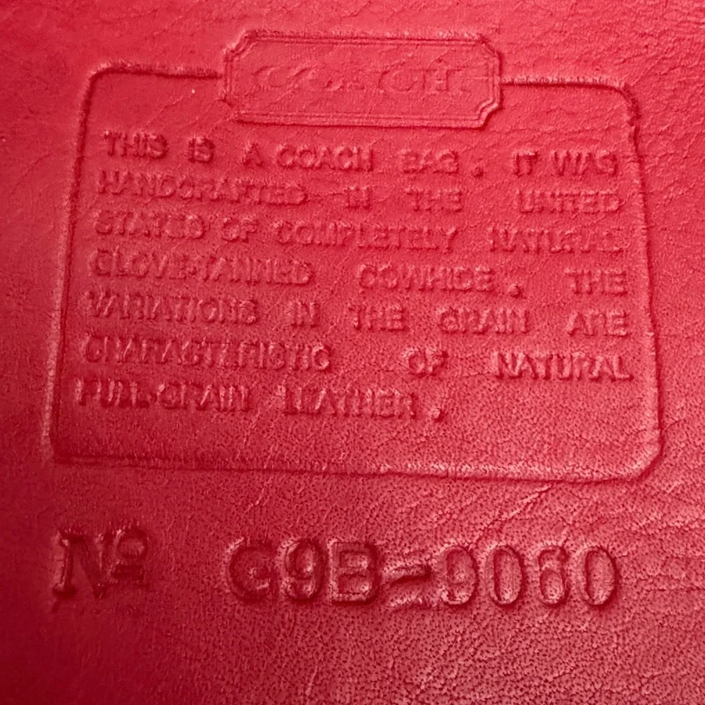 Rare Vintage Coach Vibrant Red Leather Shoulder Bag. #9060